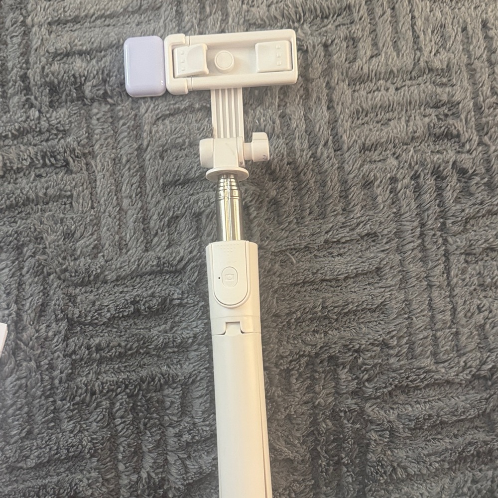 White Selfie Stick with Remote